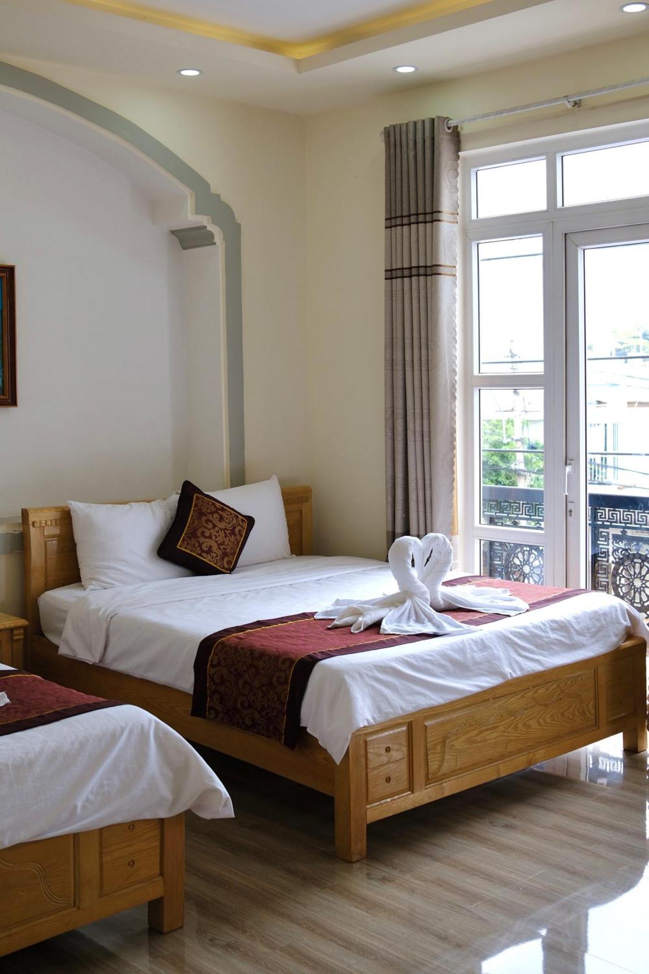 Kim Ngan Hotel บวนมาถวต ภายนอก รูปภาพ